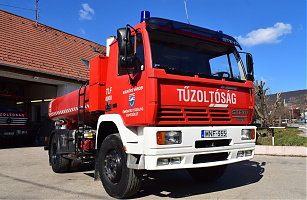 Steyr 18S26 - 8000 literes tartállyal, tűzoltó felszerelésekkel